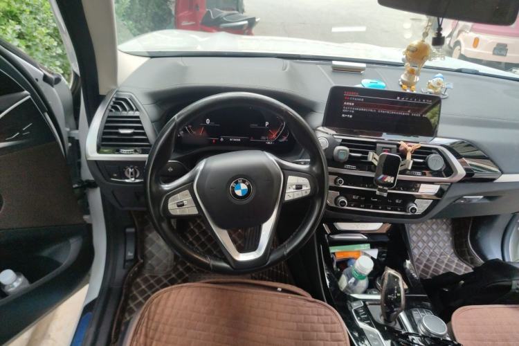 Used BMW X3 2020 xDrive25i Luxury Package Steering Wheel