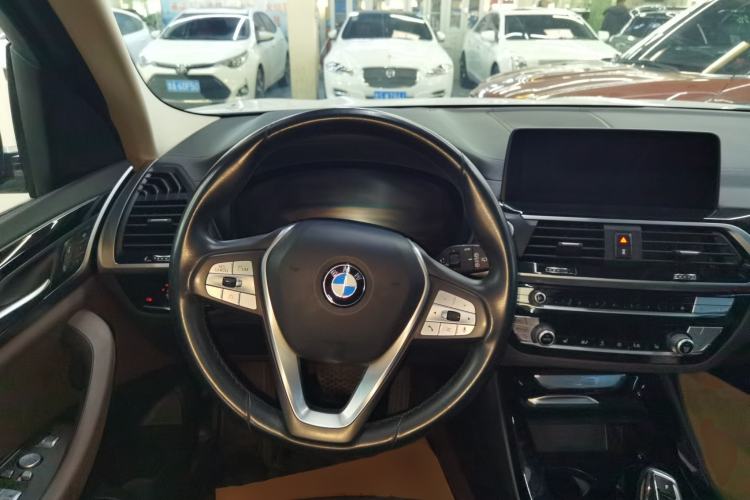 Used BMW X3 2020 xDrive25i Luxury Package Steering Wheel