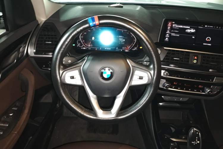 Used BMW X3 2020 xDrive25i Luxury Package Steering Wheel