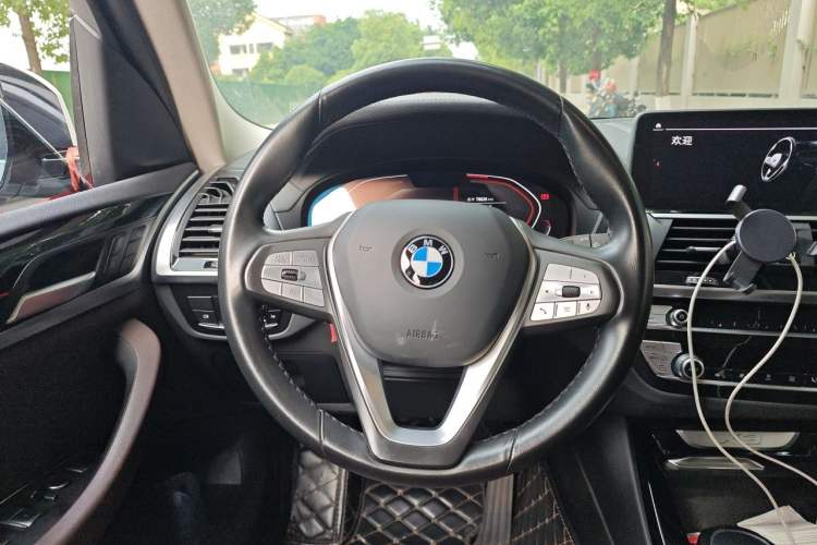 Used BMW X3 2020 xDrive25i Luxury Package Steering Wheel