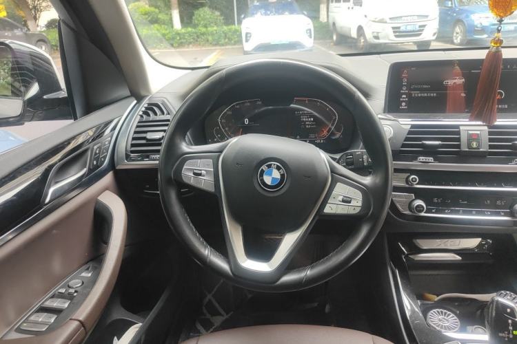Used BMW X3 2020 xDrive25i Luxury Package Steering Wheel
