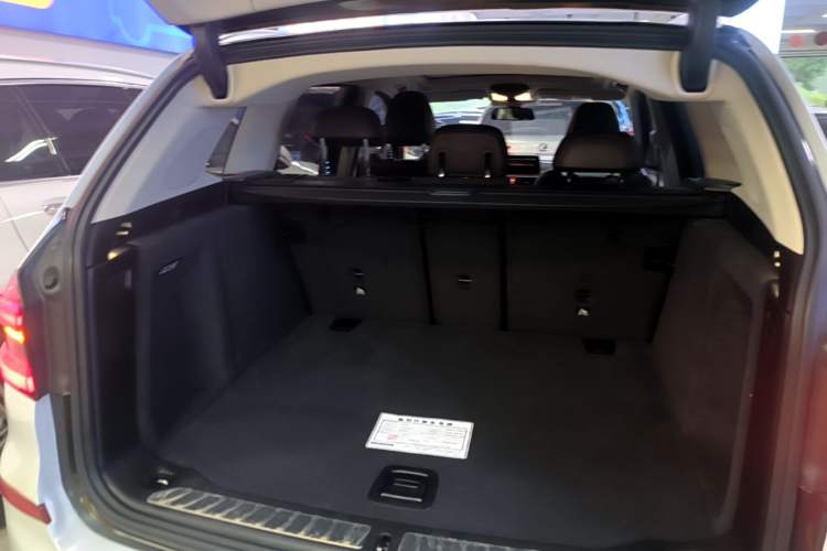 Used BMW X3 2020 xDrive28i Luxury Package Trunk