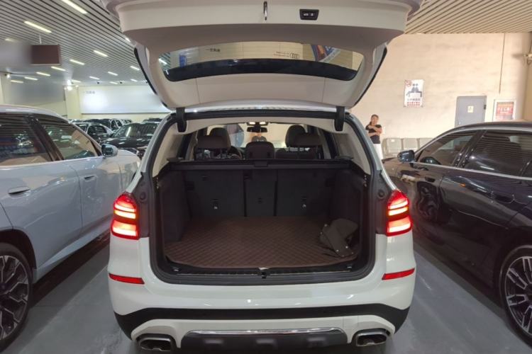 Used BMW X3 2020 xDrive28i Luxury Package Trunk