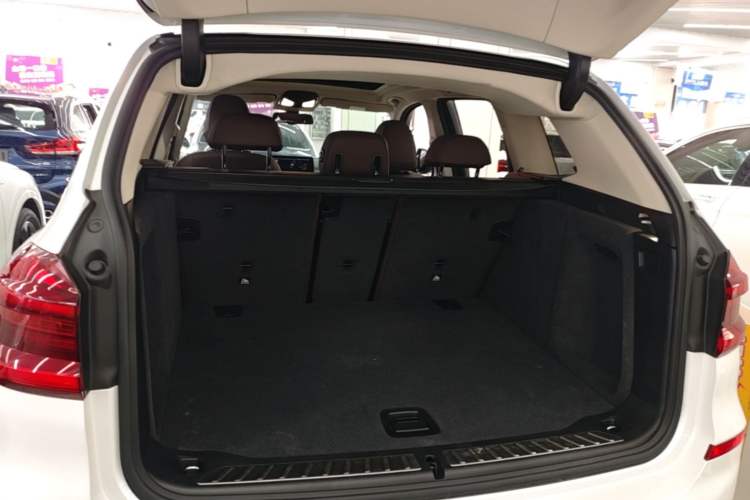 Used BMW X3 2020 xDrive25i Luxury Package Trunk