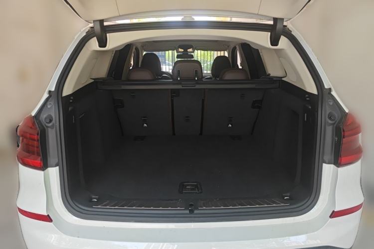 Used BMW X3 2020 xDrive28i Luxury Package Trunk