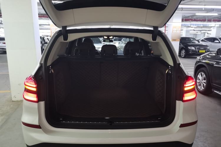 Used BMW X3 2020 xDrive28i Luxury Package Trunk