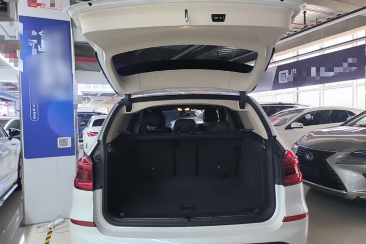 Used BMW X3 2020 xDrive28i Luxury Package Trunk
