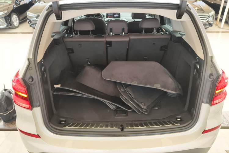 Used BMW X3 2020 xDrive25i Luxury Package Trunk