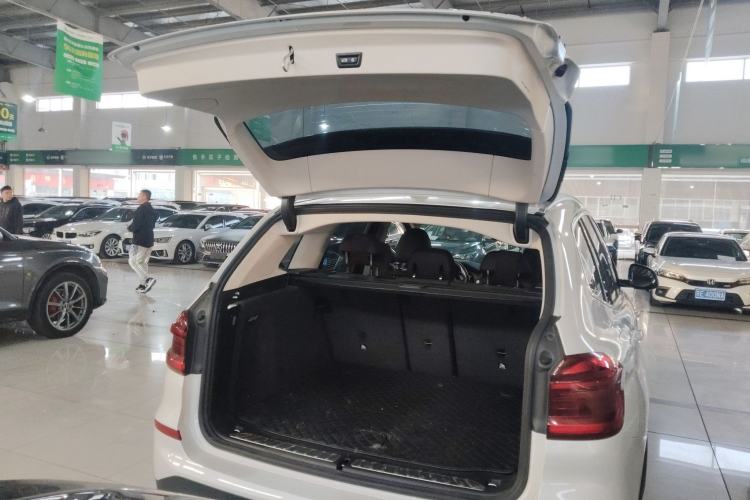 Used BMW X3 2020 xDrive28i Luxury Package Trunk