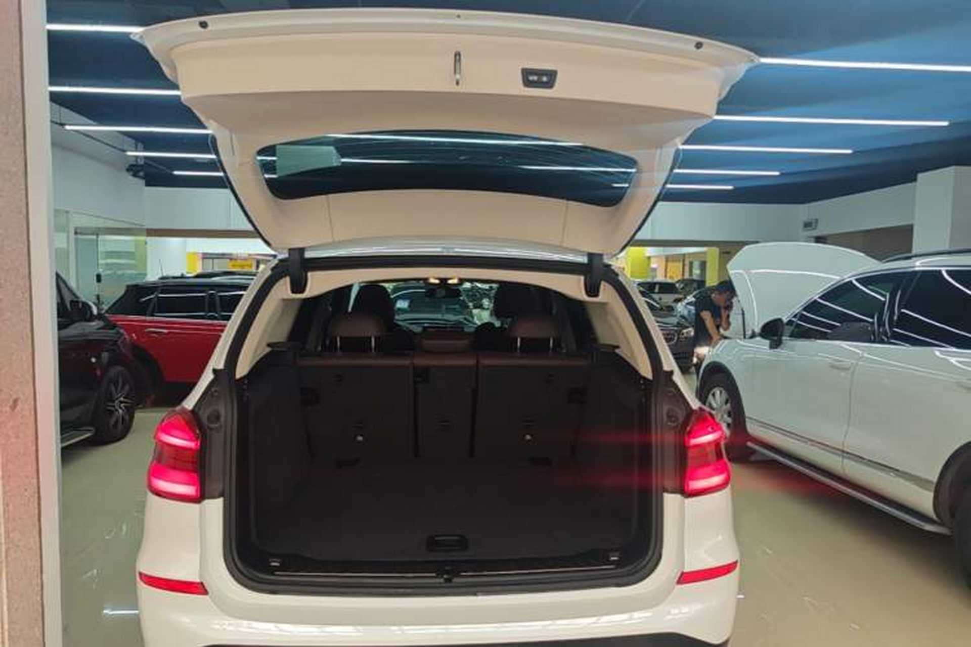 Used BMW X3 2020 xDrive28i Luxury Package Trunk