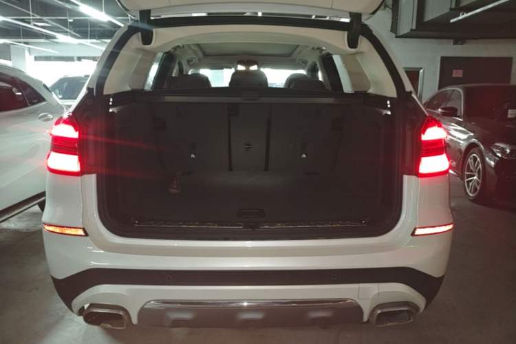 Used BMW X3 2020 xDrive25i Luxury Package Trunk