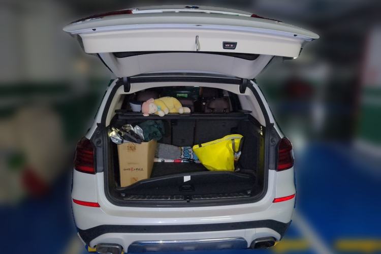 Used BMW X3 2020 xDrive28i Luxury Package Trunk