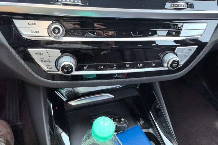 Used BMW X3 2021 xDrive30i Luxury Model with M Sport Package Audio And AC Panel