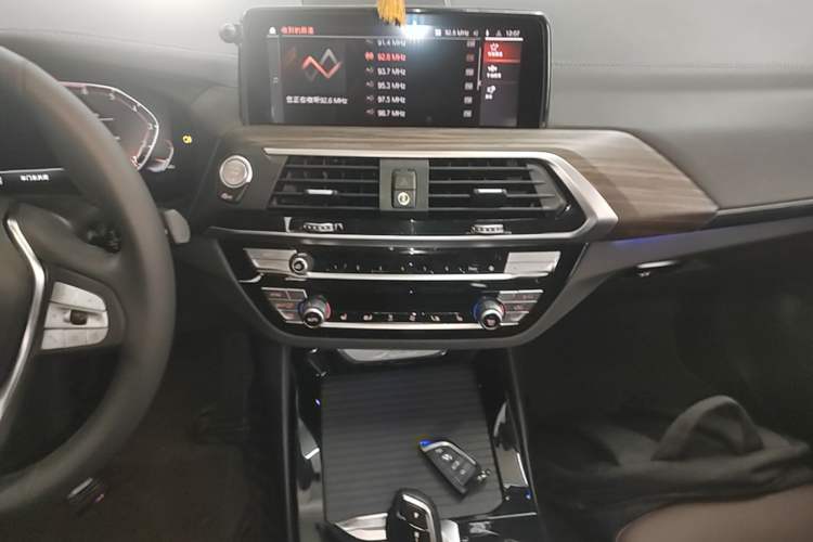 Used BMW X3 2021 xDrive28i Luxury Package Audio And AC Panel