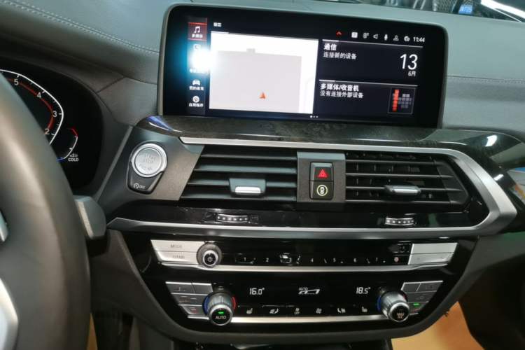Used BMW X3 2021 xDrive30i Luxury Model with M Sport Package Audio And AC Panel