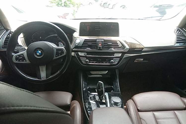 Used BMW X3 2021 xDrive30i Luxury Model with M Sport Package Center Console
