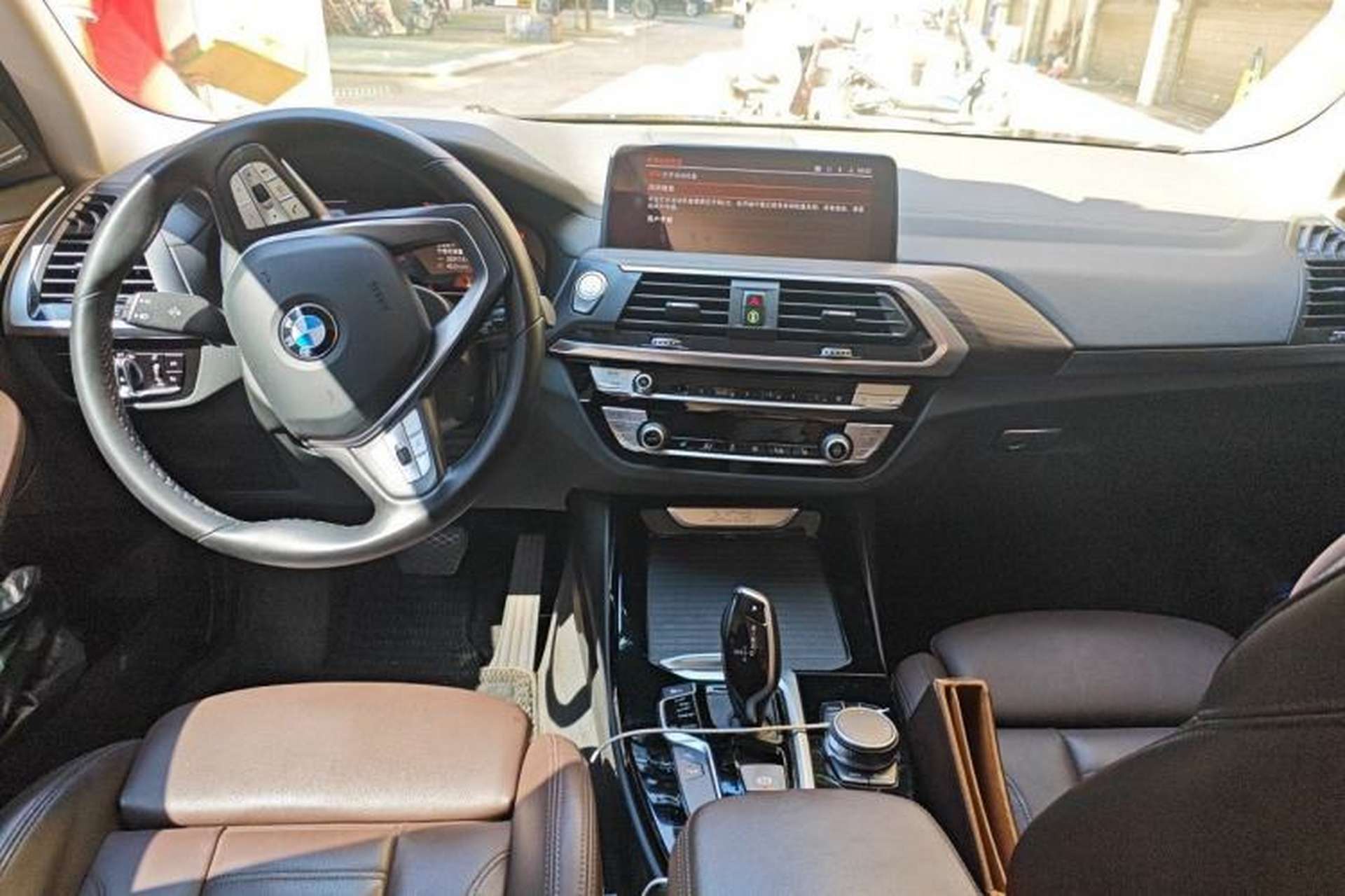 Used BMW X3 2021 xDrive28i Luxury Package Center Console