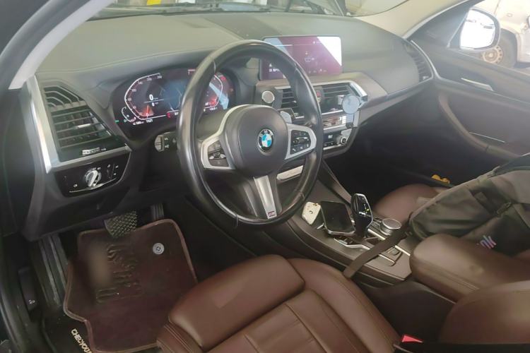 Used BMW X3 2021 xDrive28i M Sport Package Center Console