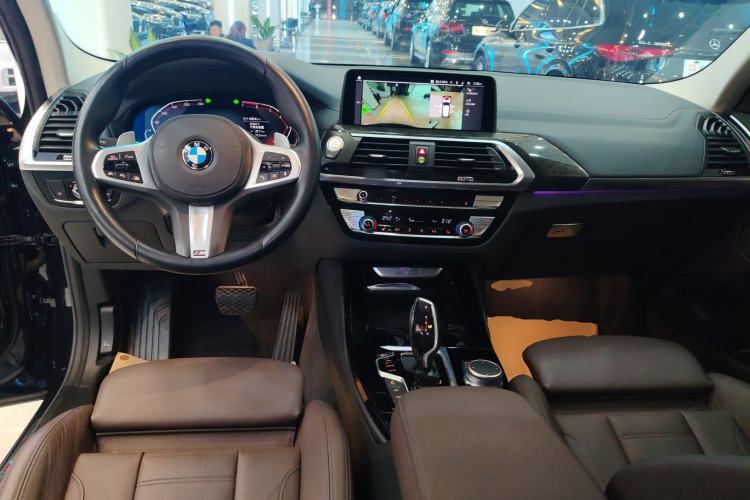 Used BMW X3 2021 xDrive30i Luxury Model with M Sport Package Center Console