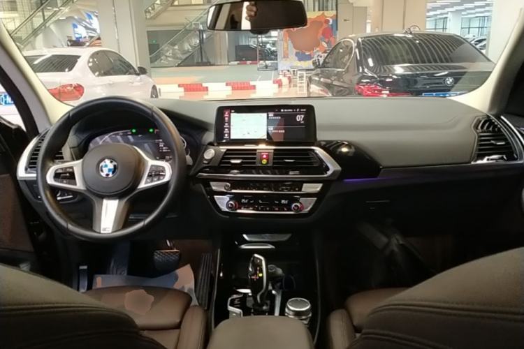 Used BMW X3 2021 xDrive25i M Sport Package Center Console