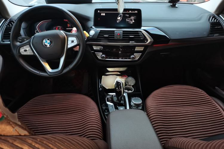 Used BMW X3 2021 xDrive25i Luxury Package Center Console