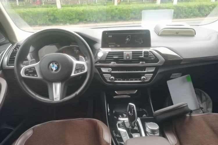 Used BMW X3 2021 xDrive30i Luxury Model with M Sport Package Center Console