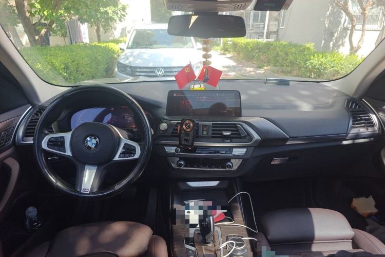 Used BMW X3 2021 xDrive28i Luxury Package Center Console