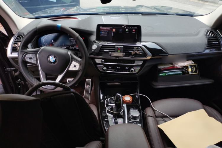 Used BMW X3 2021 xDrive25i Luxury Package Center Console