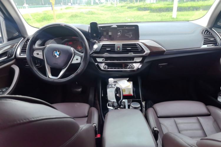 Used BMW X3 2021 Facelift xDrive28i Luxury Package Center Console