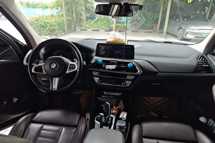 Used BMW X3 2021 xDrive28i M Sport Package Center Console