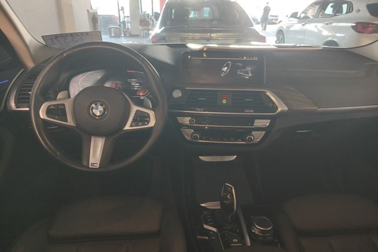 Used BMW X3 2021 xDrive28i M Sport Package Center Console