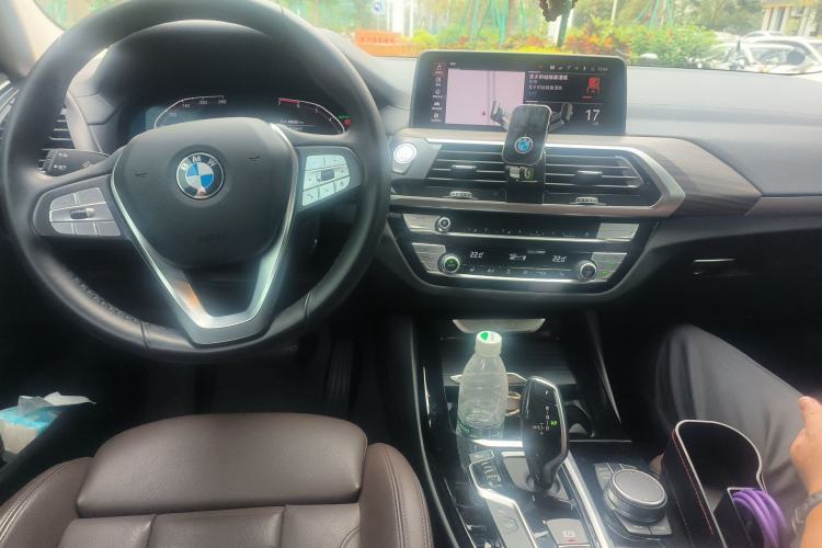 Used BMW X3 2021 Facelift xDrive28i Luxury Package Center Console