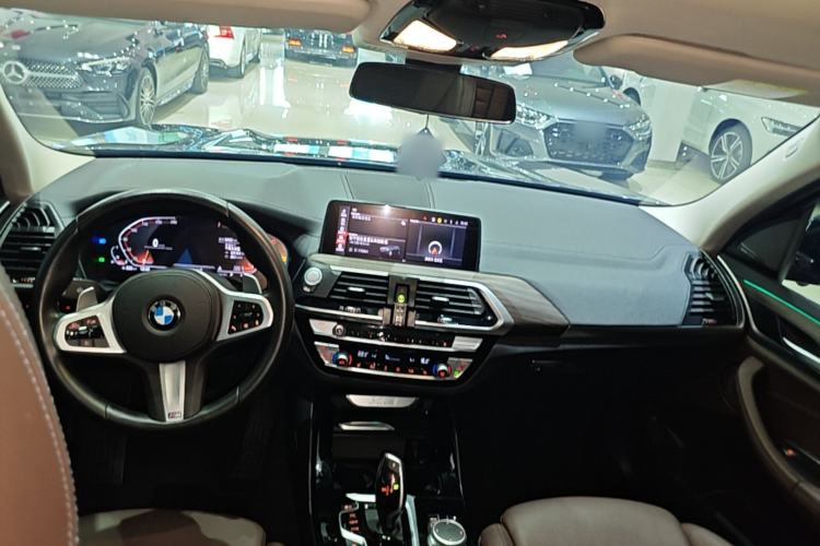 Used BMW X3 2021 xDrive28i M Sport Package Center Console