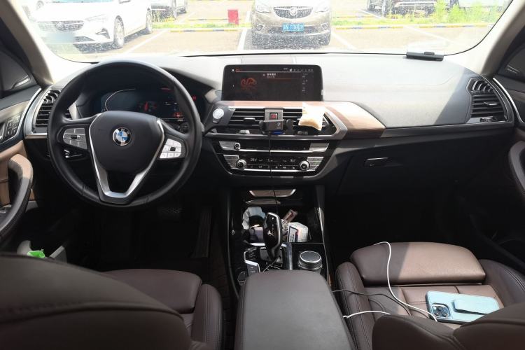 Used BMW X3 2021 xDrive28i Luxury Package Center Console