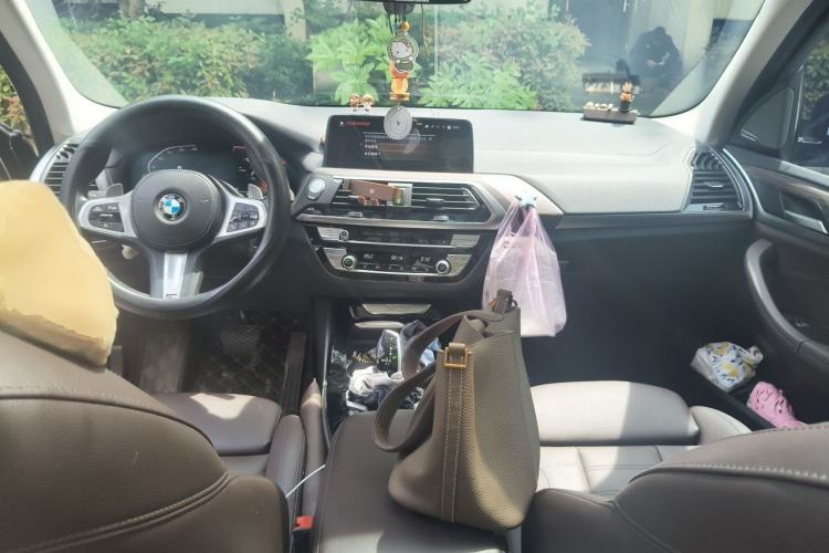 Used BMW X3 2021 xDrive28i M Sport Package Center Console