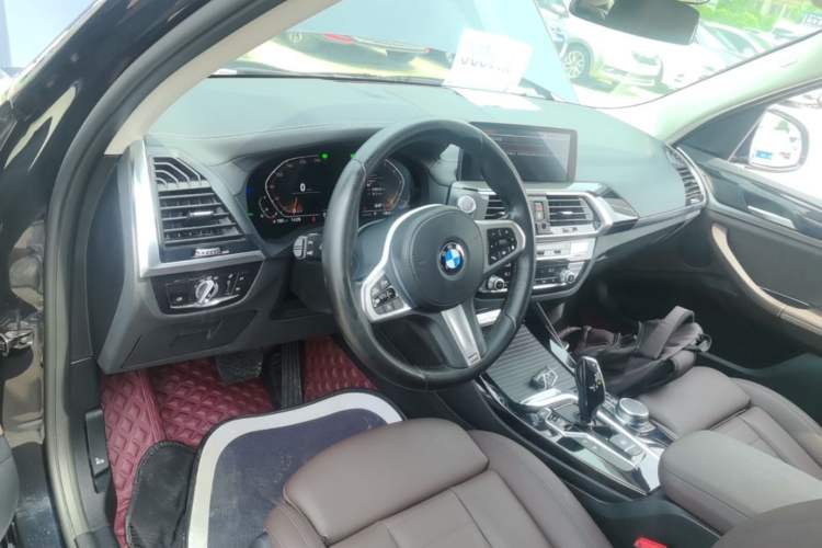 Used BMW X3 2021 Facelift xDrive28i Luxury Package Center Console