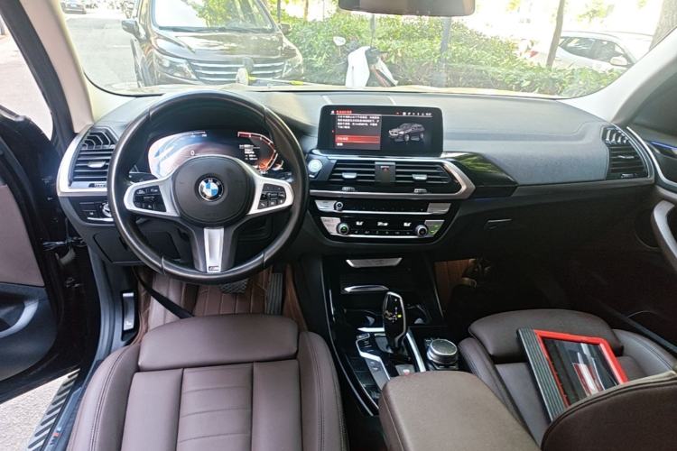 Used BMW X3 2021 xDrive25i Luxury Package Center Console