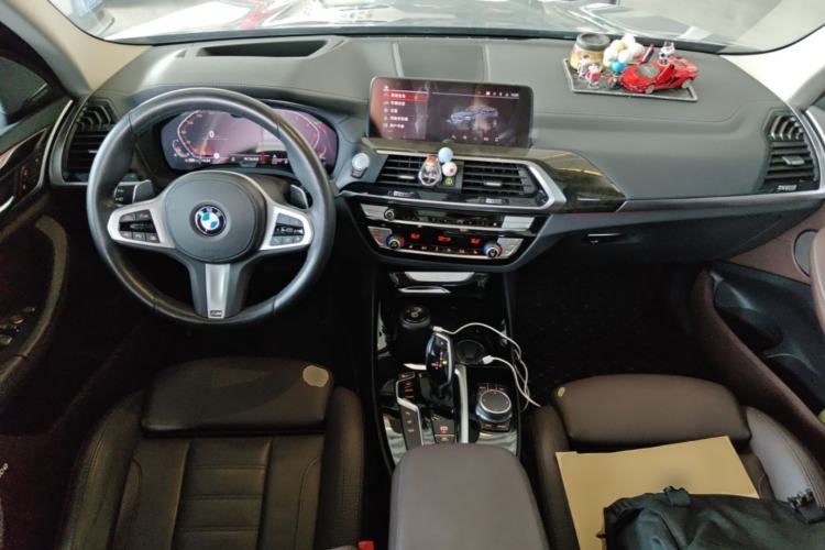 Used BMW X3 2021 xDrive30i Luxury Model with M Sport Package Center Console