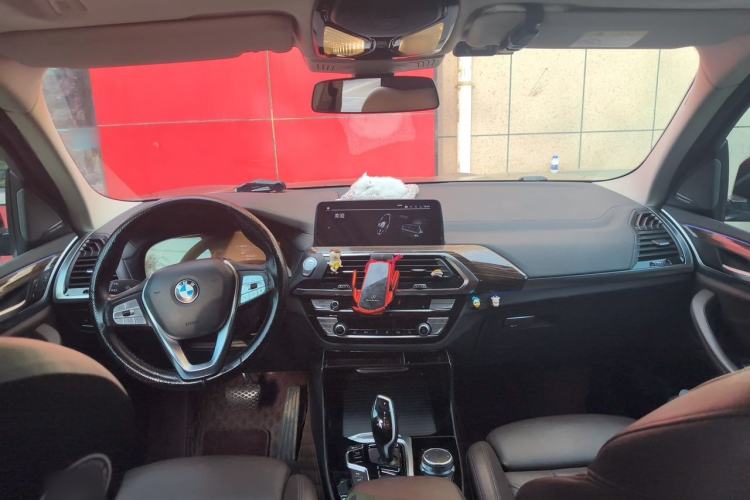 Used BMW X3 2021 xDrive28i Luxury Package Center Console