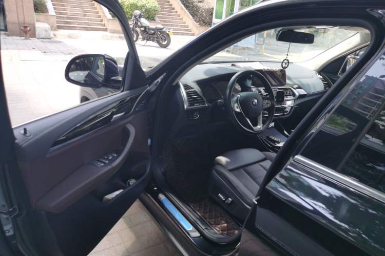 Used BMW X3 2021 xDrive25i Luxury Package Driver Seat