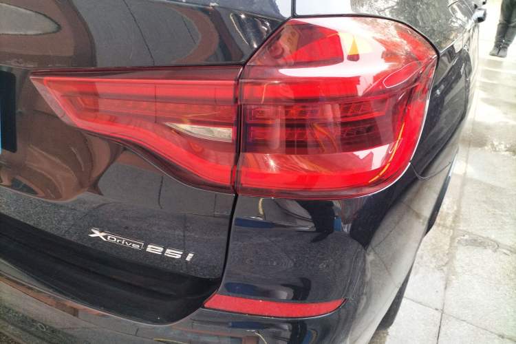 Used BMW X3 2021 xDrive25i Luxury Package Exterior 2