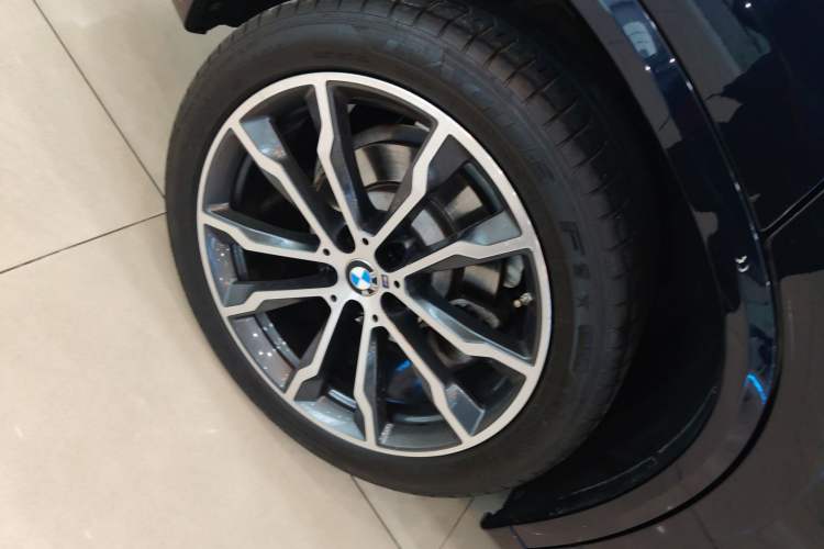 Used BMW X3 2021 xDrive30i Luxury Model with M Sport Package Exterior 4