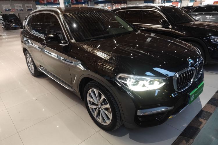 Used BMW X3 2021 xDrive25i Luxury Package Front Right 45 Deg