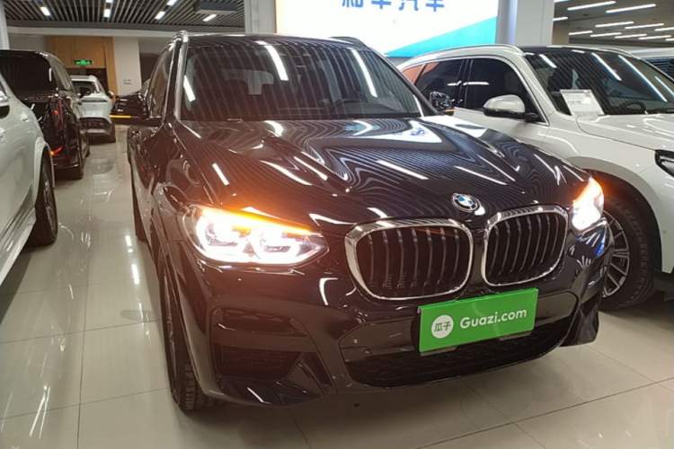 Used BMW X3 2021 xDrive25i M Sport Package Front Right 45 Deg