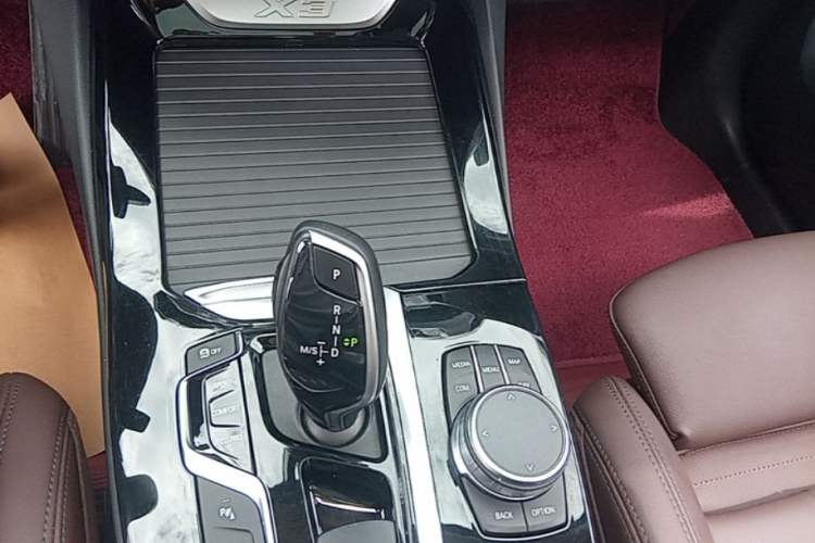 Used BMW X3 2021 xDrive30i Luxury Model with M Sport Package Gear Lever