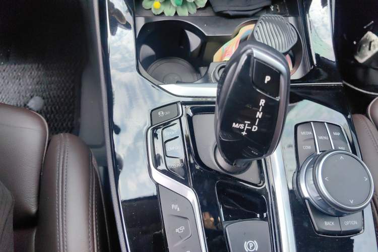Used BMW X3 2021 xDrive30i Luxury Model with M Sport Package Gear Lever