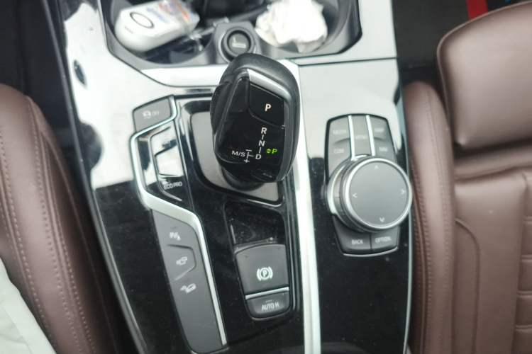 Used BMW X3 2021 xDrive30i Luxury Model with M Sport Package Gear Lever