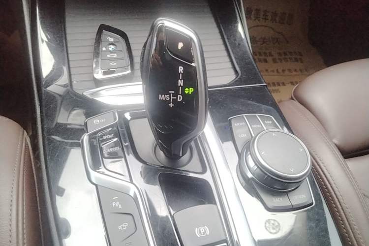 Used BMW X3 2021 xDrive30i Luxury Model with M Sport Package Gear Lever