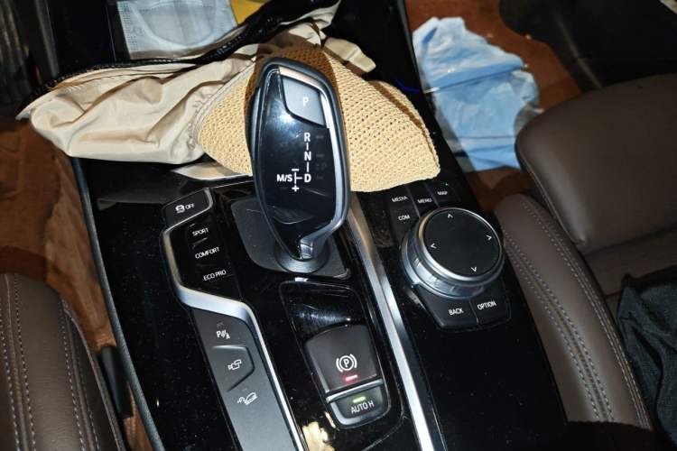 Used BMW X3 2021 xDrive30i Luxury Model with M Sport Package Gear Lever