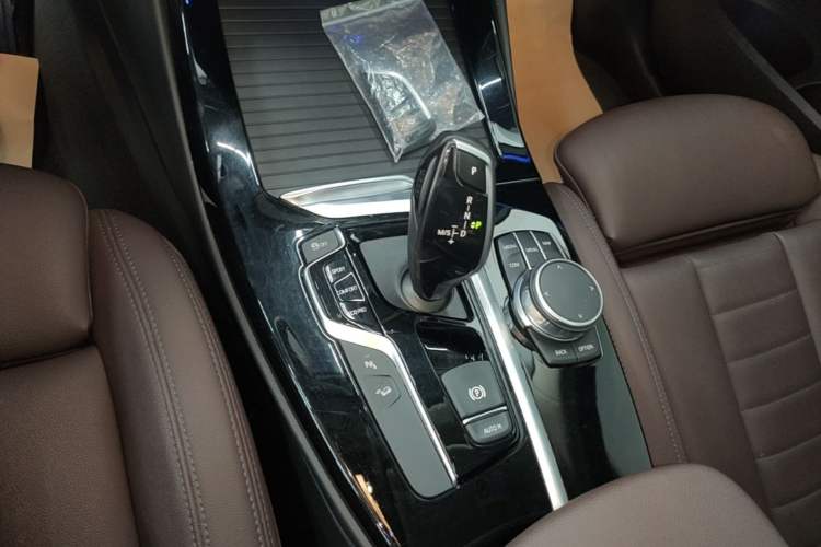 Used BMW X3 2021 xDrive25i M Sport Package Gear Lever